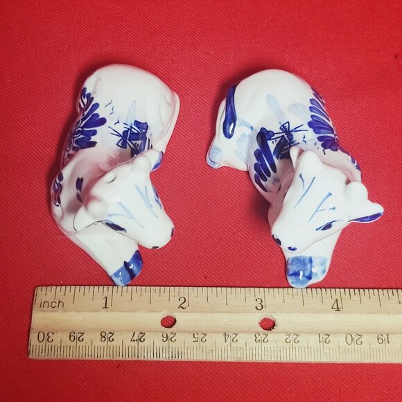 Vintage Blue and White Porcelain Cow Salt Pepper Shaker - Picture 10 of 10